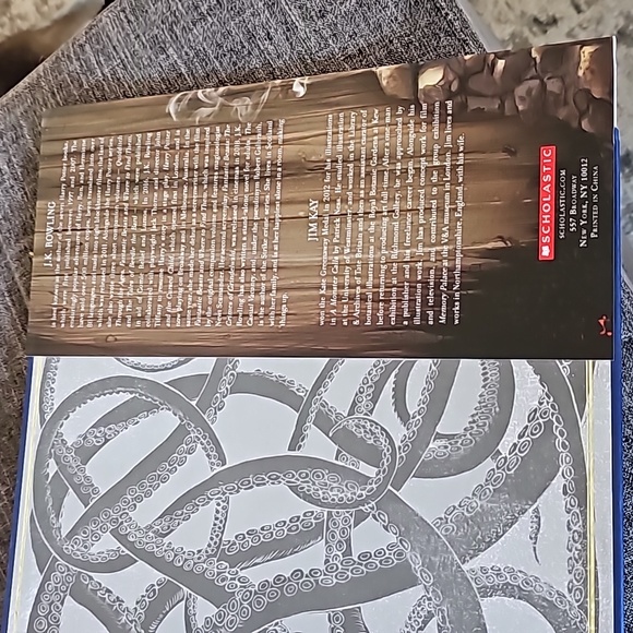 J.K. Rowling 4th in Series Harry Potter Book - Picture 5 of 6